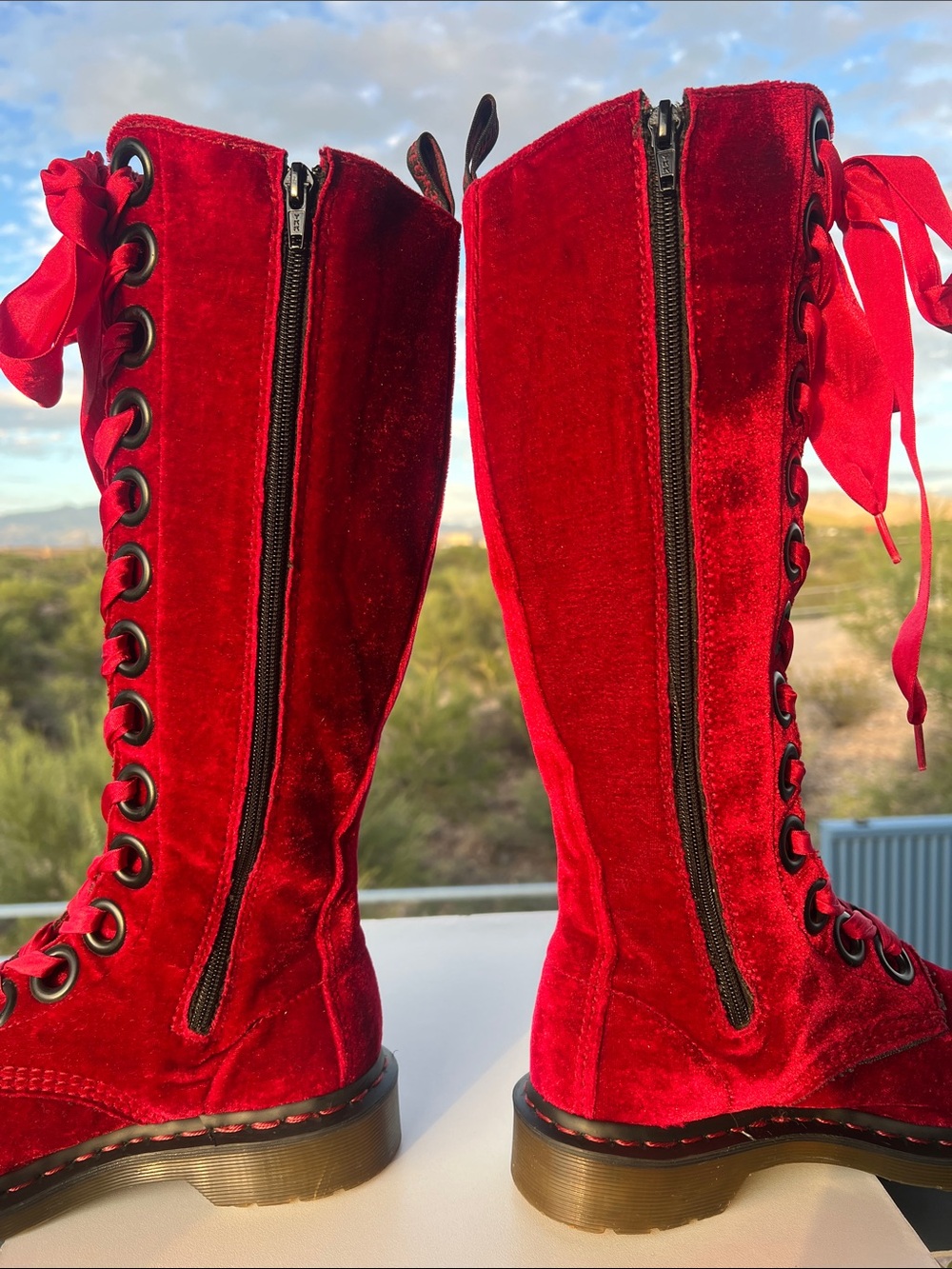 ❤️ Rare EC Dr. Martens Red Velvet 20 Eye Lace Up Knee High Boots ❤️ - Picture 12 of 15